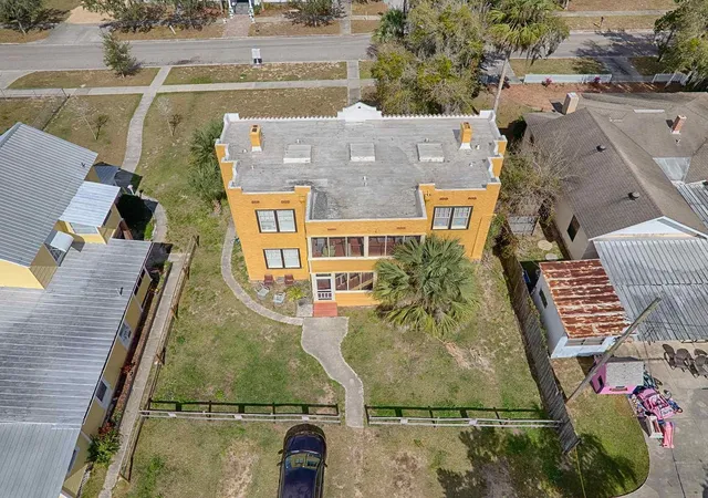Photo 3 of Multi family home for sale at 426 E Citrus Ave, Eustis, FL 32726 | MLS# G5107267 | Listing updated on 2026-09-08