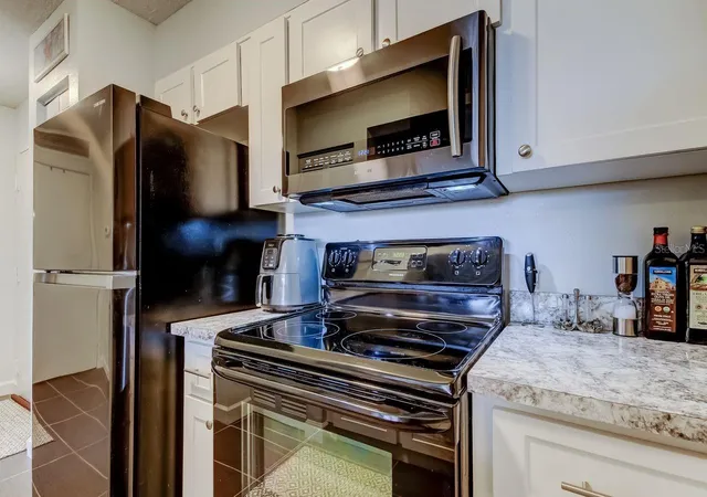 4th image of 2333 Feather Sound Dr #B211, Clearwater, FL 33762 | MLS# TB8468946