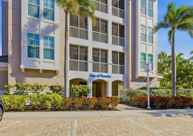 3rd image of 395 Aruba Cir #303, Bradenton, FL 34209 | MLS# A4679886