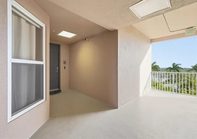 4th image of 395 Aruba Cir #303, Bradenton, FL 34209 | MLS# A4679886