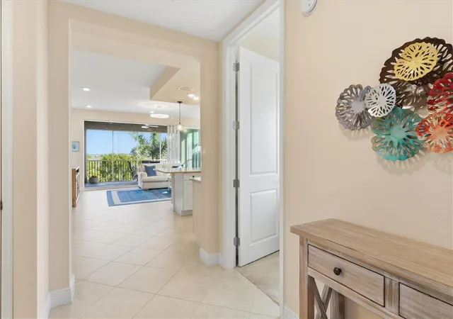 5th image of 395 Aruba Cir #303, Bradenton, FL 34209 | MLS# A4679886