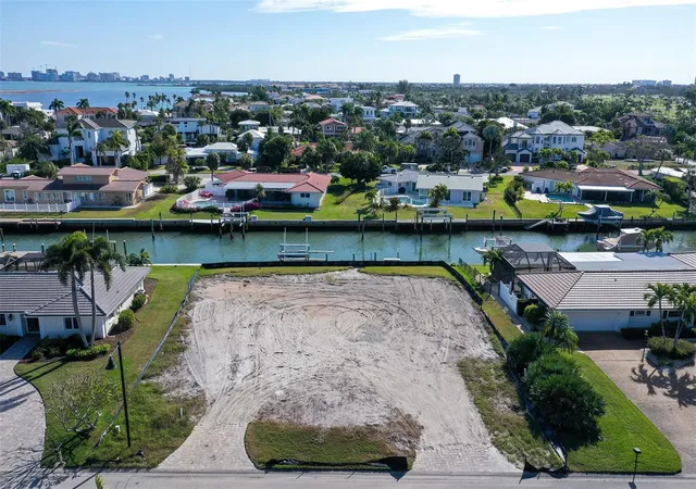 1st image of 536 Gunwale Ln, Longboat Key, FL 34228 | MLS# A4679888
