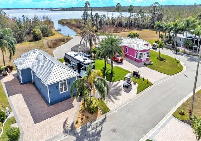 2nd image of 3272 Fish Hawk Dr, Polk City, FL 33868 | MLS# L4958890
