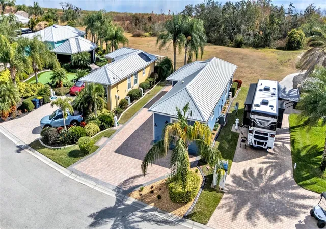 Photo 3 of Single family home for sale at 3272 Fish Hawk Dr, Polk City, FL 33868 | MLS# L4958890 | Listing updated on 2026-01-28