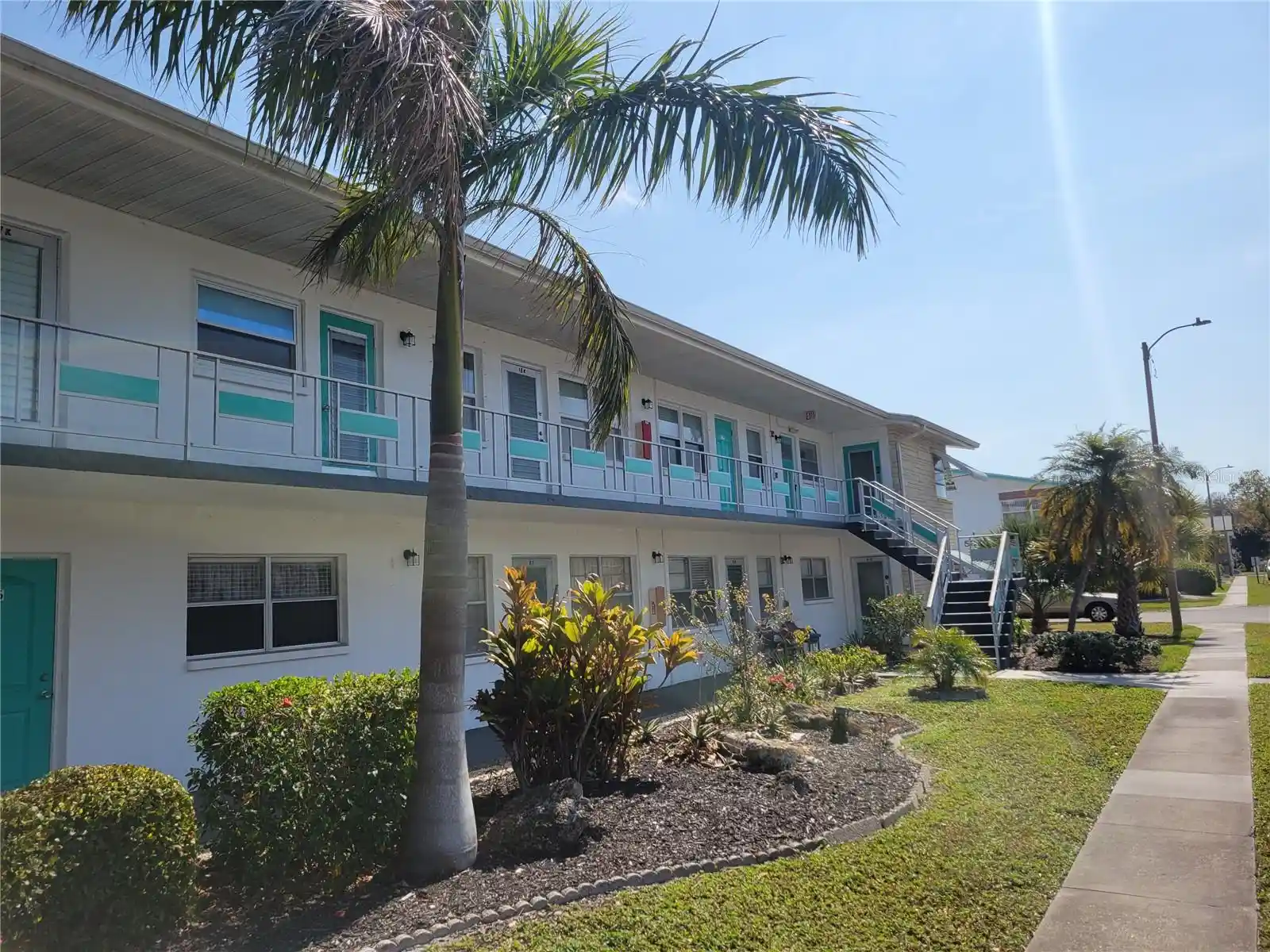 Listing Photo 1 - Condo for sale in 5945 21St St N located at 5945 21St St N, St. Petersburg, FL 33714 - Unit #18