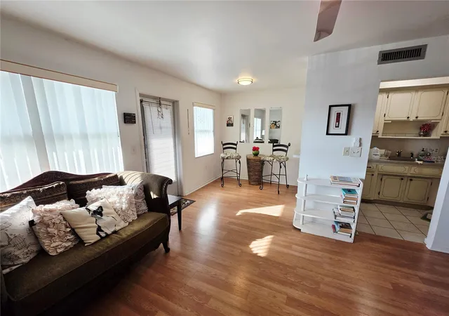 Listing Photo 4 - Condo for sale in building located at 5945 21St St N, St. Petersburg, FL 33714 - Unit #18