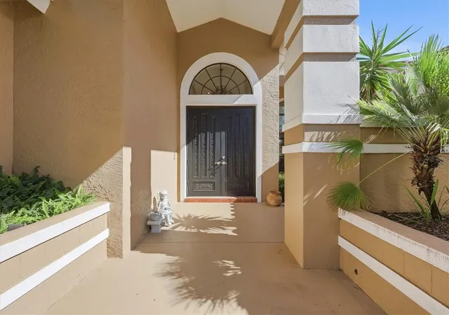 Photo 4 of Single family home for sale at 4221 Escondito Cir, Sarasota, FL 34238 | MLS# A4679916 | Listing updated on 2026-09-15