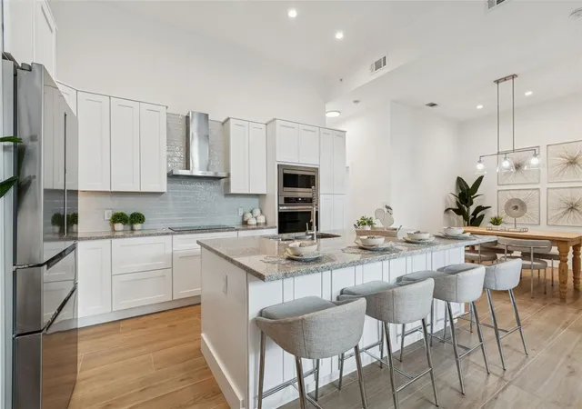 4th image of 1343 4Th St, Sarasota, FL 34236
