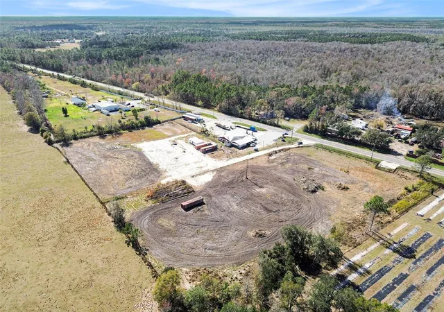 Photo 3 of Sale Pending at 3824 State Rd 33, Clermont, FL 34714 | MLS# O6377164 | Listing updated on 2026-09-14