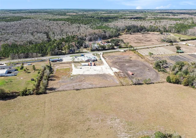 Photo 4 of Sale Pending at 3824 State Rd 33, Clermont, FL 34714 | MLS# O6377164 | Listing updated on 2026-09-14