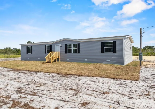 Photo 1 of Manufactured home for sale at 2436 Edwin St Ne, Winter Haven, FL 33881 | MLS# P4937644 | Listing updated on 2026-09-22