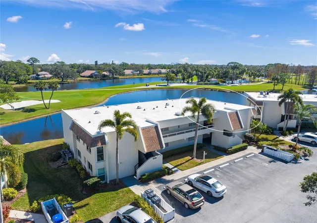 Photo 2 of Condo for sale at 7193 W Country Clb Dr N #237, Sarasota, FL 34243 | MLS# A4680028 | Listing updated on 2026-10-02