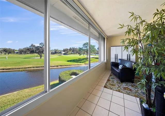 Photo 3 of Condo for sale at 7193 W Country Clb Dr N #237, Sarasota, FL 34243 | MLS# A4680028 | Listing updated on 2026-10-02
