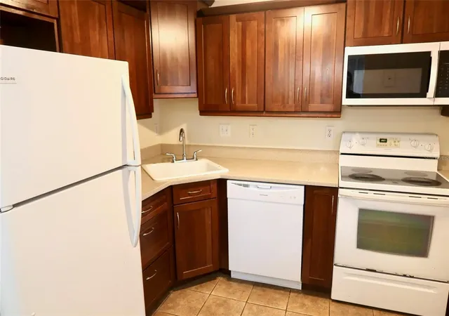 3rd image of 2704 Nw 1St Ave, Gainesville, FL 32607 | MLS# GC536965