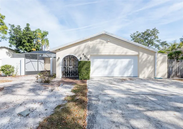 Photo 3 of Single family home for sale at 6809 Twelve Oaks Blvd, Tampa, FL 33634 | MLS# TB8469377 | Listing updated on 2026-09-20