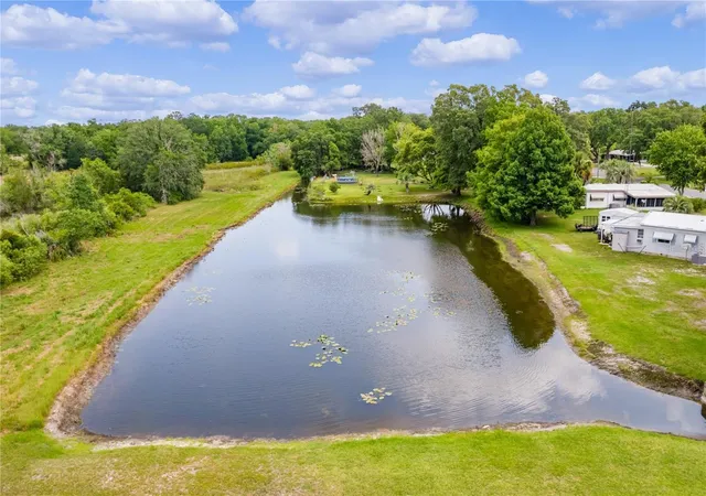Photo 3 of Manufactured home for sale at 302 Ivanhoe Cir, Lady Lake, FL 32159 | MLS# G5107334 | Listing updated on 2026-09-18