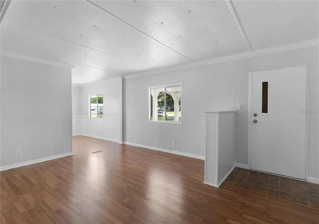 Photo 3 of Manufactured home for sale at 302 Ivanhoe Cir, Lady Lake, FL 32159 | MLS# G5107334 | Listing updated on 2026-09-18