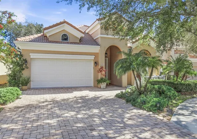 1st image of 33 Marshview Ln, Palm Coast, FL 32137 | MLS# FC315663