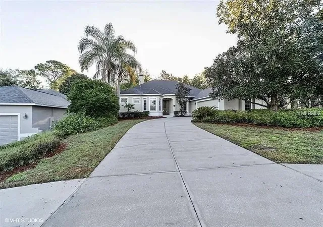 Photo 2 of Single family home for sale at 13200 Whisper Bay Dr, Clermont, FL 34711 | MLS# O6377368 | Listing updated on 2026-01-30