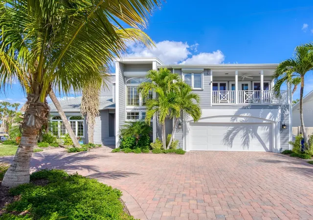 Photo 3 of Mansion for sale at 3240 Casey Key Rd, Nokomis, FL 34275 | MLS# A4680110 | Listing updated on 2026-02-03
