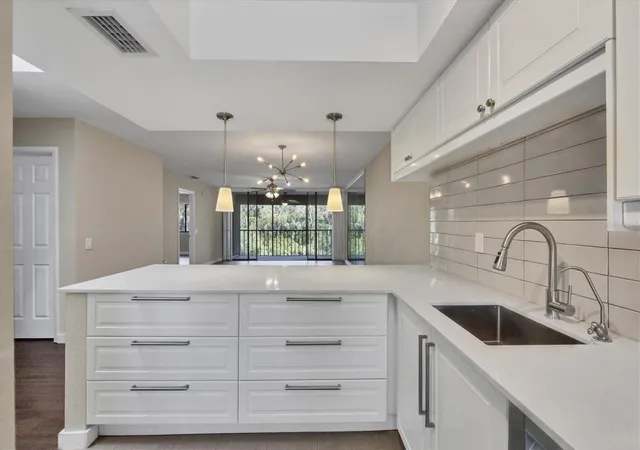 Photo 3 of Condo for sale at 3363 Cross Crk Dr #3363, Sarasota, FL 34231 | MLS# A4680117 | Listing updated on 2026-08-04