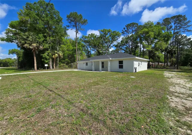 Photo 3 of Single family home for sale at 131 Fisher Rd, Ocklawaha, FL 32179 | MLS# OM717563 | Listing updated on 2026-08-28