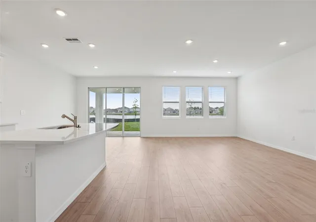 3rd image of 5384 Cloudberry Ave, Lakeland, FL 33811 | MLS# O6377481