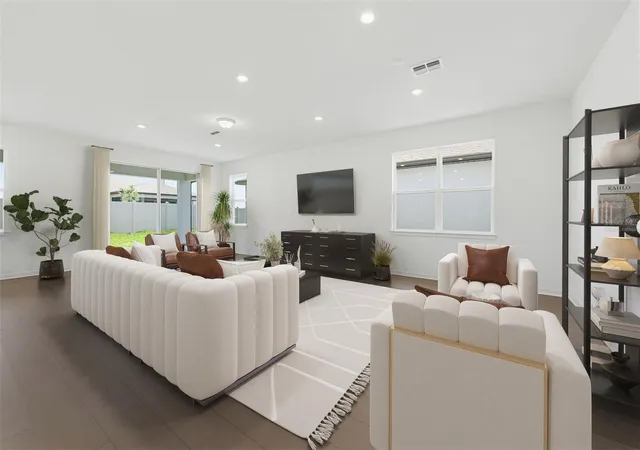 2nd image of 33425 Herds Hallow Wy, Wesley Chapel, FL 33545 | MLS# TB8469642