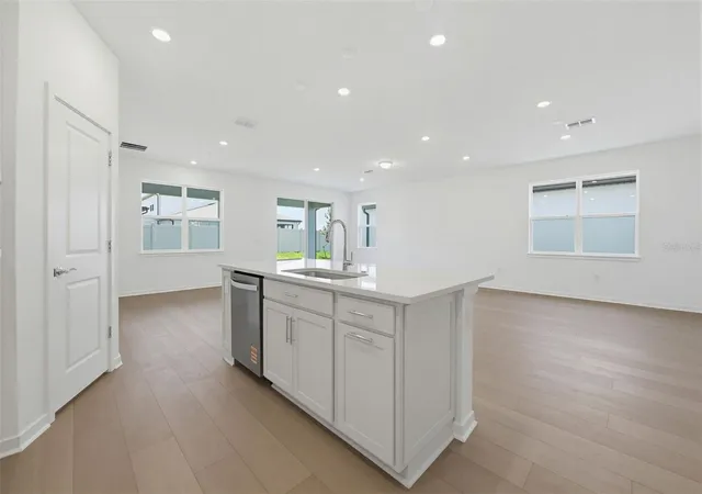 4th image of 33425 Herds Hallow Wy, Wesley Chapel, FL 33545 | MLS# TB8469642