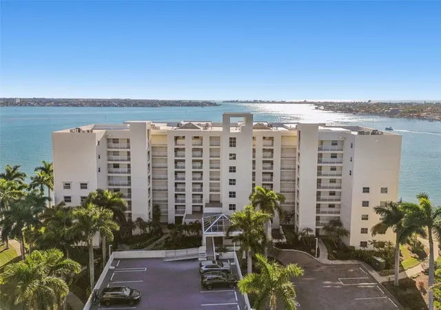 Photo 2 of Condo for sale at 6105 Bahia Del Mar Cir #686, Saint Petersburg, FL 33715 | MLS# TB8469660 | Listing updated on 2026-08-31