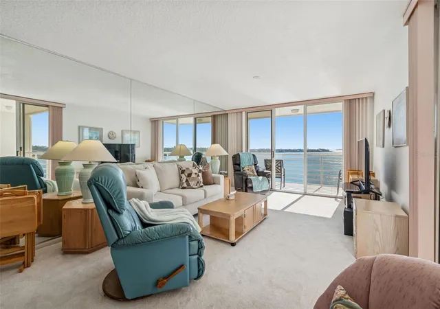 Listing Photo 4 - Condo for sale in building located at 6105 Bahia Del Mar Cir, St. Petersburg, FL 33715 - Unit #686