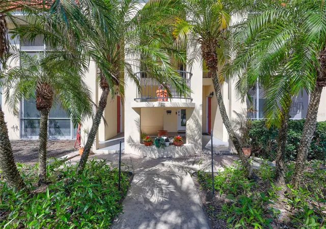 Photo 2 of Condo for sale at 137 Avenida Messina #3, Sarasota, FL 34242 | MLS# A4680216 | Listing updated on 2026-09-16