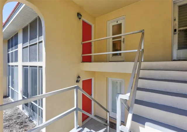 Photo 3 of Condo for sale at 137 Avenida Messina #3, Sarasota, FL 34242 | MLS# A4680216 | Listing updated on 2026-09-16