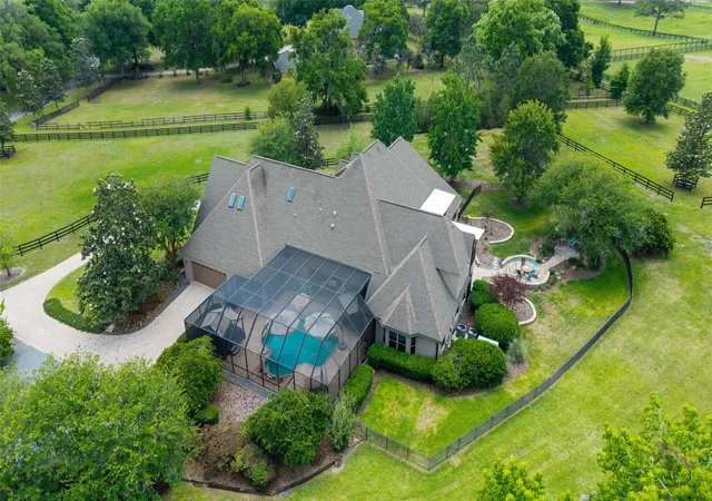Photo 3 of Mansion for sale at 2150 Se 73 Loop, Ocala, FL 34480 | MLS# OM717602 | Listing updated on 2026-10-09