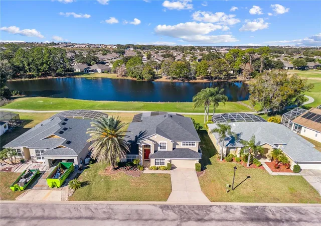 Photo 2 of Single family home for sale at 1020 Golf Crse Pkwy, Davenport, FL 33837 | MLS# O6377643 | Listing updated on 2026-08-26