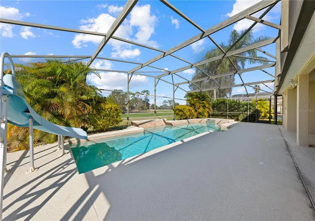 Photo 4 of Single family home for sale at 1020 Golf Crse Pkwy, Davenport, FL 33837 | MLS# O6377643 | Listing updated on 2026-08-26