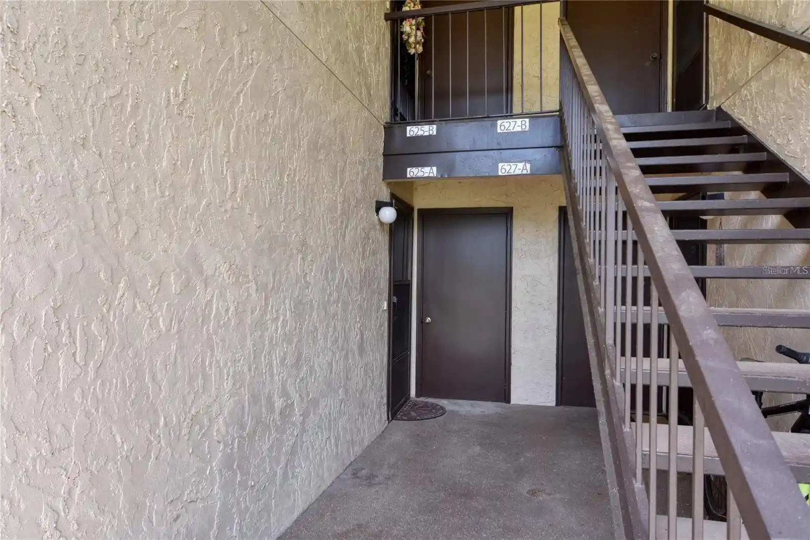 Listing Photo 2 - Condo for sale in 625 Midway Dr located at 625 Midway Dr, OCALA, FL 34472 - Unit 625 Midway Dr