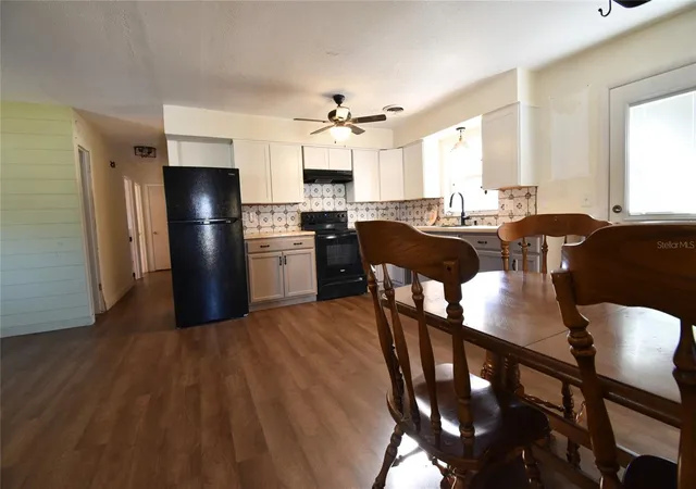 Photo 2 of Single family home for sale at 2810 Ne 24th Avenue, Ocala, FL 34470 | MLS# OM717627 | Listing updated on 2026-02-10