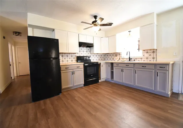 Photo 3 of Single family home for sale at 2810 Ne 24th Avenue, Ocala, FL 34470 | MLS# OM717627 | Listing updated on 2026-02-10