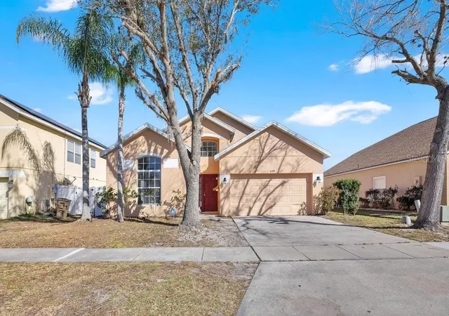Homes for sale in Kissimmee, FL | 2109 Woodsedge Dr, Kissimmee, FL 34746 | MLS# S5142691