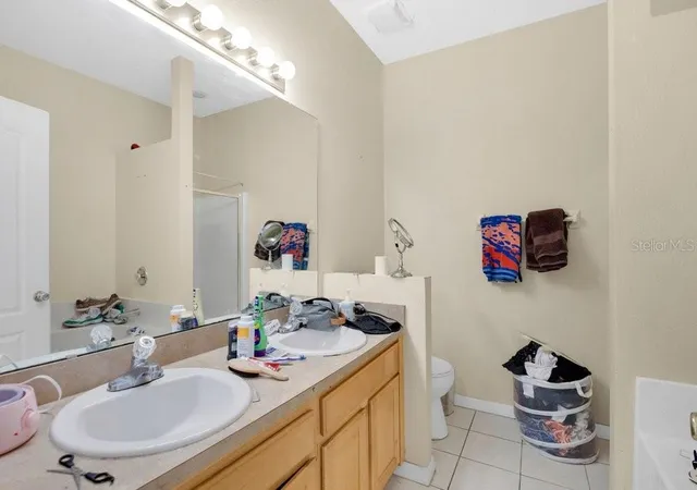 Homes for sale in Kissimmee, FL | 2109 Woodsedge Dr, Kissimmee, FL 34746 | MLS# S5142691
