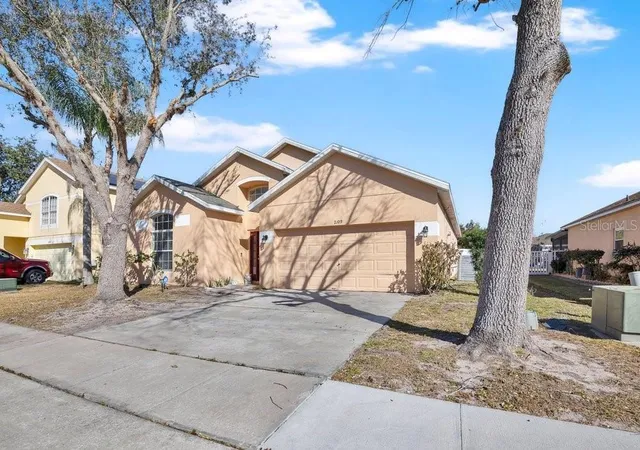 Homes for sale in Kissimmee, FL | 2109 Woodsedge Dr, Kissimmee, FL 34746 | MLS# S5142691