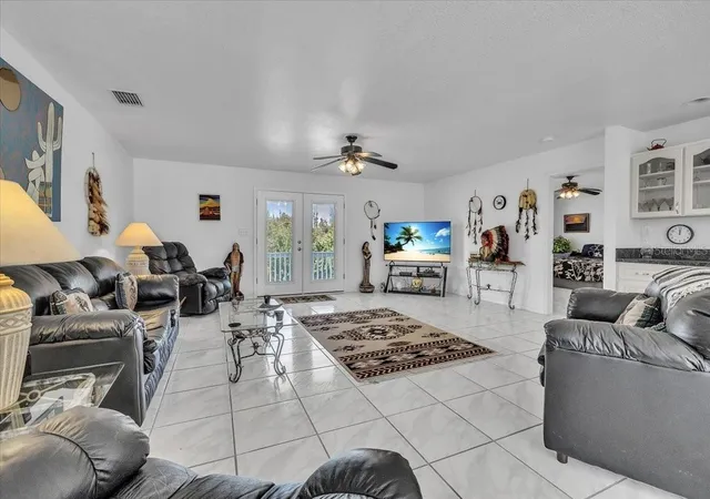 Photo 3 of Single family home for sale at 3900 Colony Ct, Punta Gorda, FL 33950 | MLS# C7521086 | Listing updated on 2026-08-31