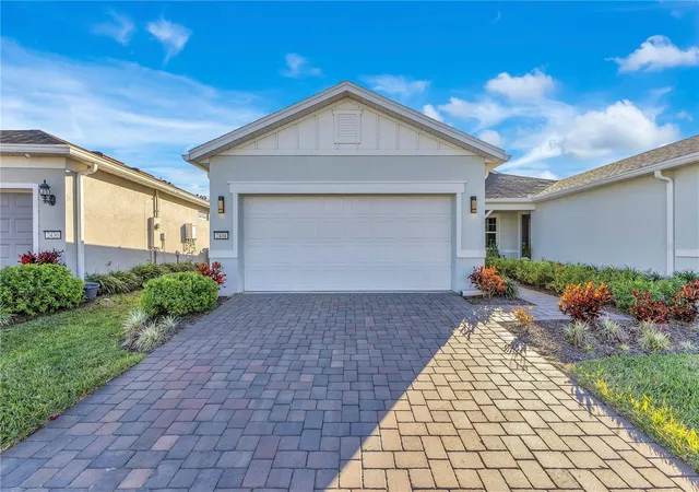 Photo 1 of Single family home for sale at 2434 N Cliff Way, Saint Cloud, FL | MLS# L4958972 | Listing updated on 2026-08-31
