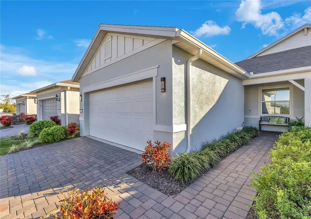 Photo 3 of Single family home for sale at 2434 N Cliff Way, Saint Cloud, FL | MLS# L4958972 | Listing updated on 2026-08-31