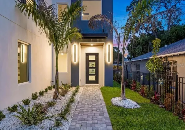 Photo 2 of Single family home for sale at 1156 Cocoanut Ave, Sarasota, FL 34236 | MLS# A4680261 | Listing updated on 2026-09-30