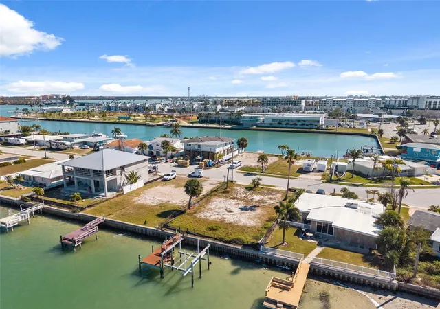 3rd image of 15307 Harbor Dr, Madeira Beach, FL 33708 | MLS# TB8469917