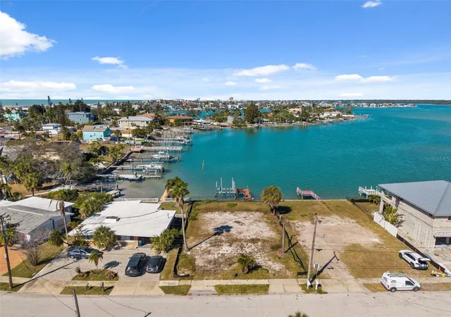 4th image of 15307 Harbor Dr, Madeira Beach, FL 33708 | MLS# TB8469917