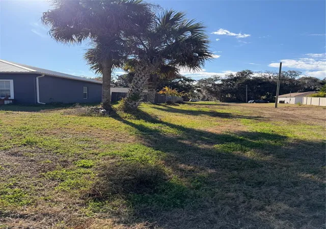 Photo 2 of Single family home for sale at 2904 Juniper Dr, Edgewater, FL 32141 | MLS# NS1087191 | Listing updated on 2026-04-23