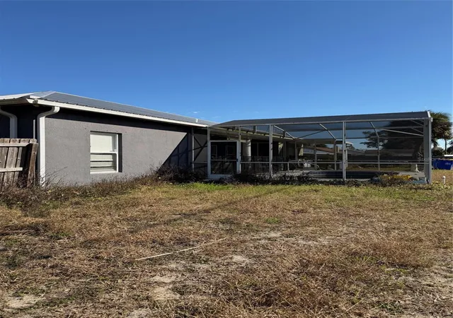 Photo 4 of Single family home for sale at 2904 Juniper Dr, Edgewater, FL 32141 | MLS# NS1087191 | Listing updated on 2026-04-23